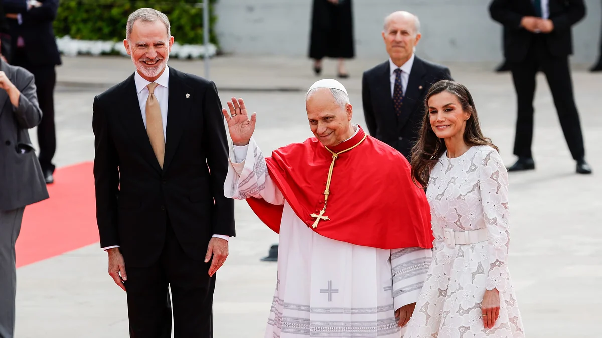 Visita del papa León XIV, en directo | El Papa se dirige ya hacia el Palacio Real de Madrid