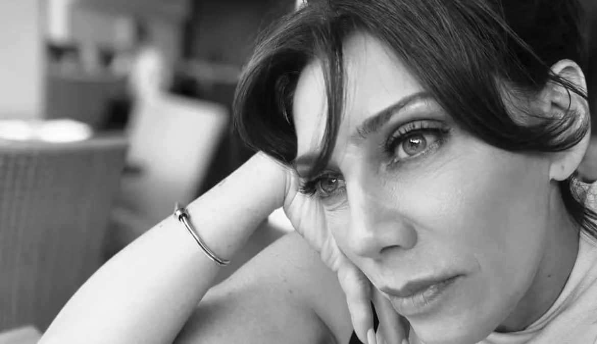 Cynthia Klitbo evita profundizar en la tragedia de Aylín Mujica durante entrevista por La Casa de los Famosos México