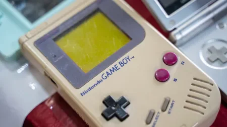 Graustufen-Bild vom Jupiter: Wie ein Mann mit einem Gameboy Sterne fotografiert