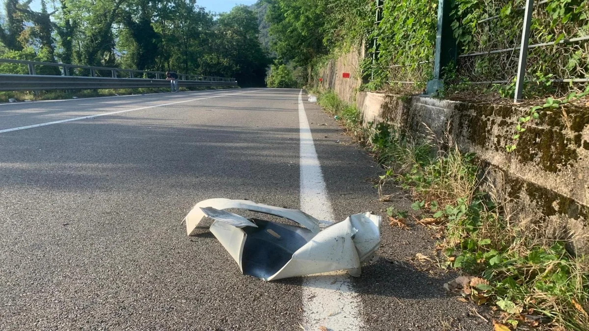 Auto investe cinque ragazzi nel Varesotto: morta una diciassettenne, gli altri amici feriti gravi