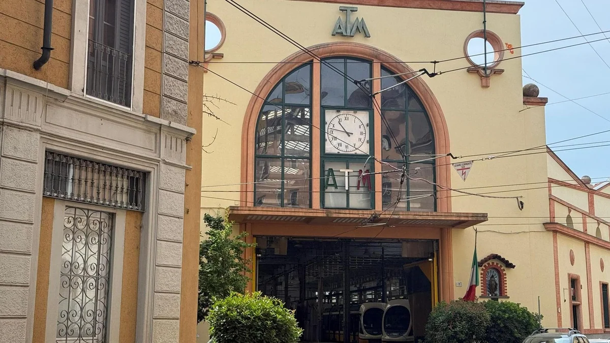 Al deposito degli autisti Atm in Ticinese: “Impensabile la chat sessista”