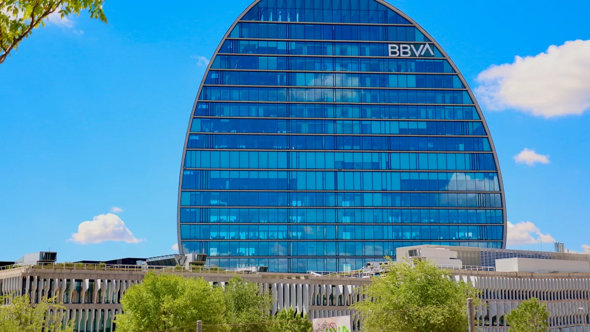 BBVA pide más tiempo para preparar su defensa en el 'Caso Cenyt'