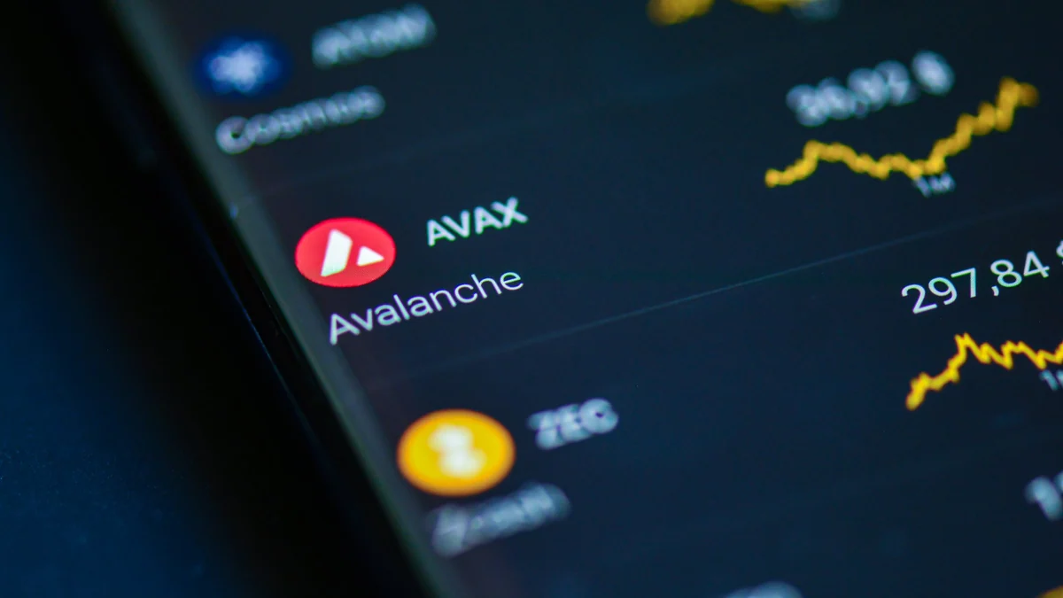 Börsenstart misslingt: Avalanche Treasury stürzt ab