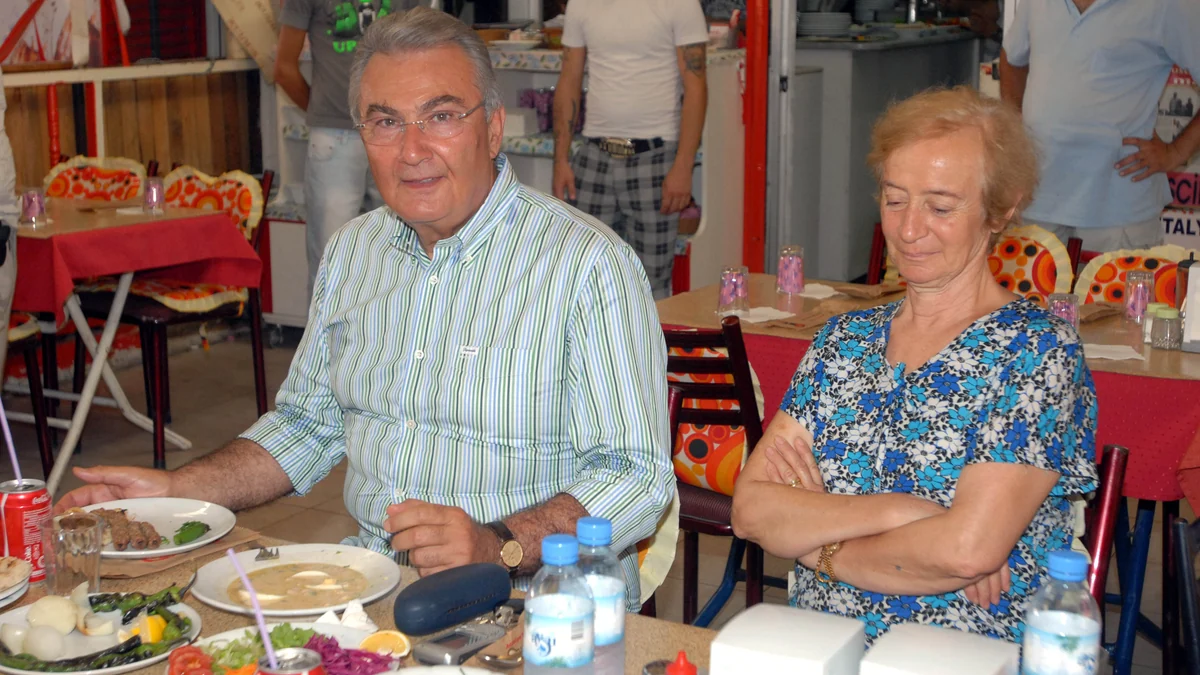 Deniz Baykal'ın eşi Olcay Baykal yaşamını yitirdi