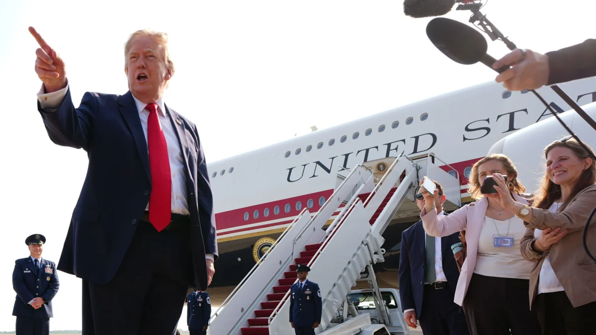 USA unter Trump: Nach Air-Force-One-Bericht: US-Justiz lädt „New York Times“-Reporter vor