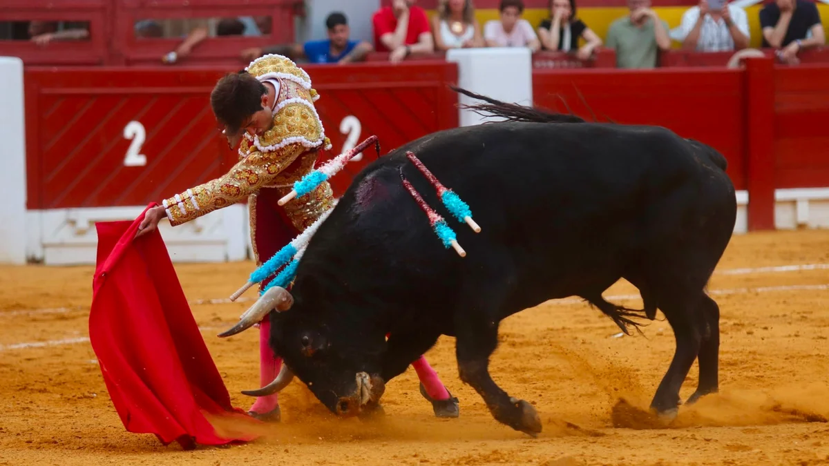 Samuel Navalón se impone en la difícil prueba del Puerto en Alicante