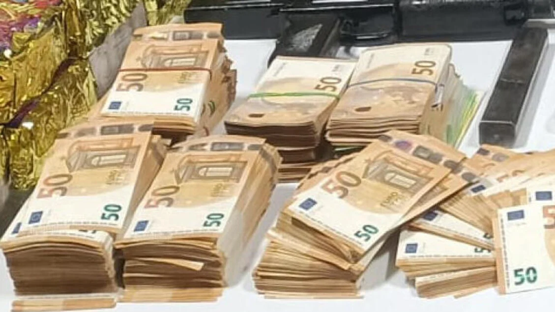 Scoperta banca-fantasma, movimentati 100 milioni l'anno tra droga e merci