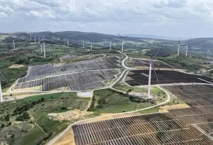 Türkiye yenilenebilir enerjide yükselişini sürdürüyor! Rüzgarda 5'incisi, güneşte ilk 10'da