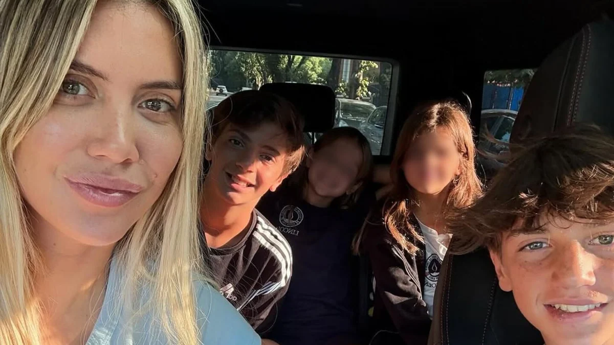 Wanda Nara aterrizó en París con Martín Migueles y cuatro de sus hijos: helados, café y hotel de lujo