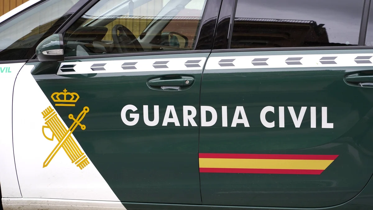 Un hombre mata de varias puñaladas a su pareja, un hombre más joven, en la urbanización de La Alcaidesa