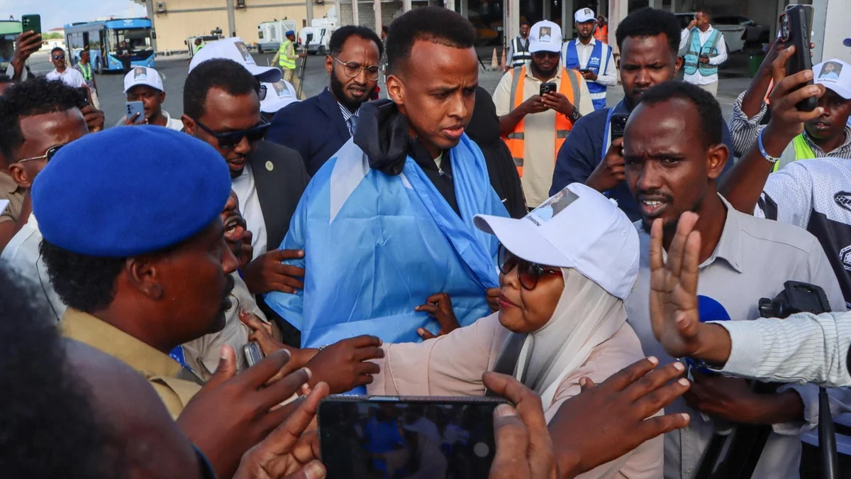Artan torna in Somalia: “Sarò ai Mondiali 2030”. Gli Usa: “Legami con organizzazioni terroristiche”