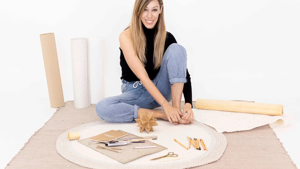 Arte en papel que conquista a las grandes marcas de lujo y moda