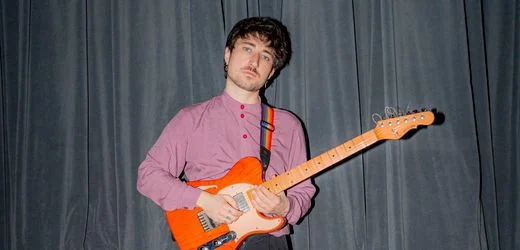 Streichelt: Indiemusiker erzählt, wie er von der Musik leben kann
