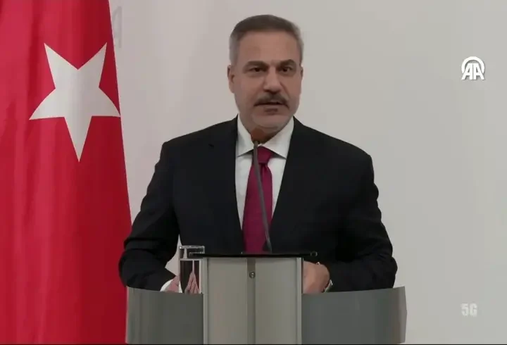 SON DAKİKA... Dışişleri Bakanı Hakan Fidan Kiev'de: Ukraynalı mevkidaşı ile ortak basın toplantısı düzenliyor