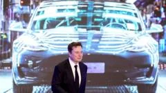 Texas family sues Tesla over fatal crash into home