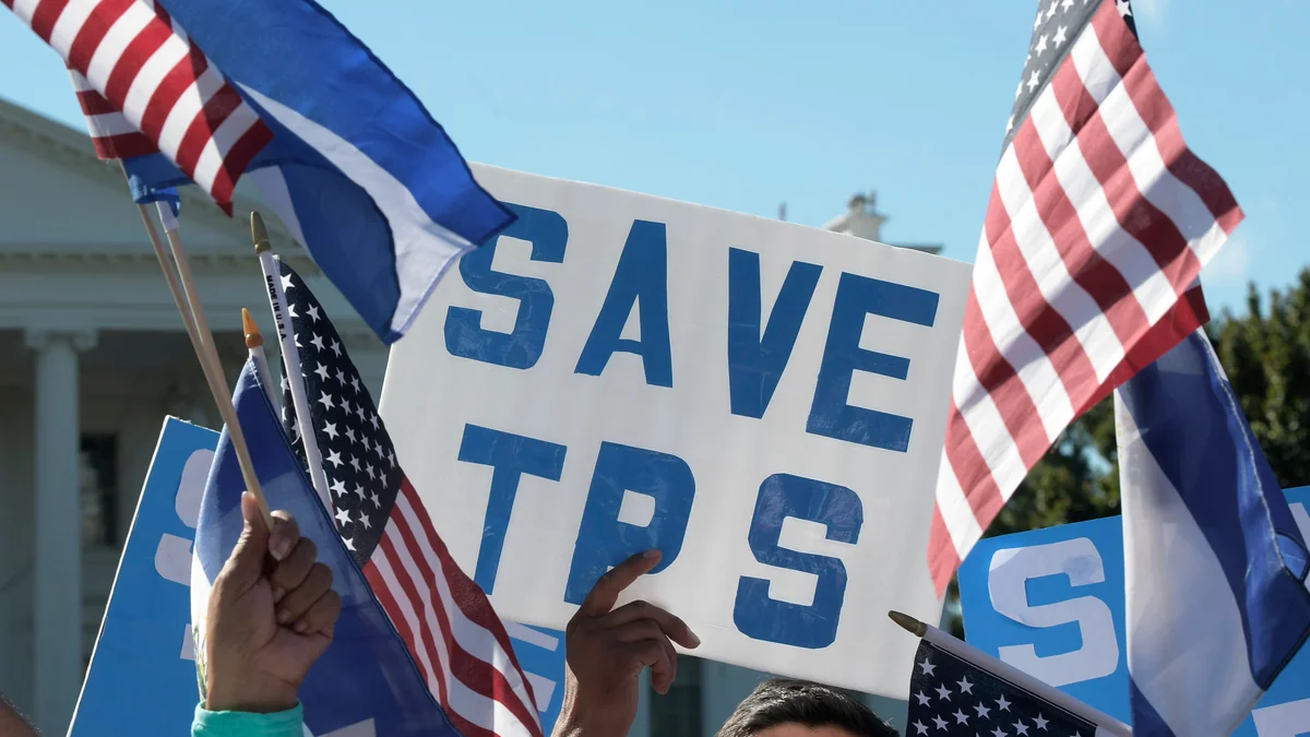 El 90% de los salvadoreños con Estatus de Protección Temporal no califica para las cinco vías planteadas por Estados Unidos, según experta