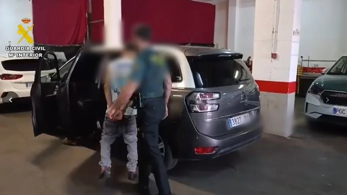 Detenido un menor de edad por robar mediante el 'mataleón' a personas mayores en Majadahonda