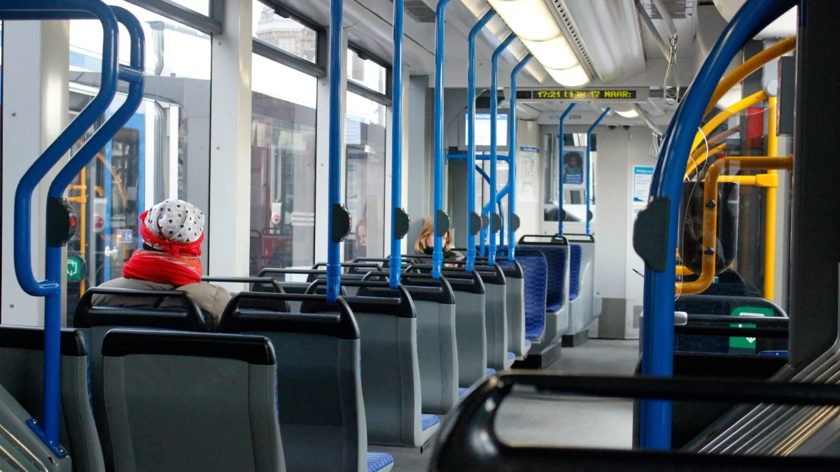 Face au prix des carburants, Laval divise par trois le tarif du ticket de bus