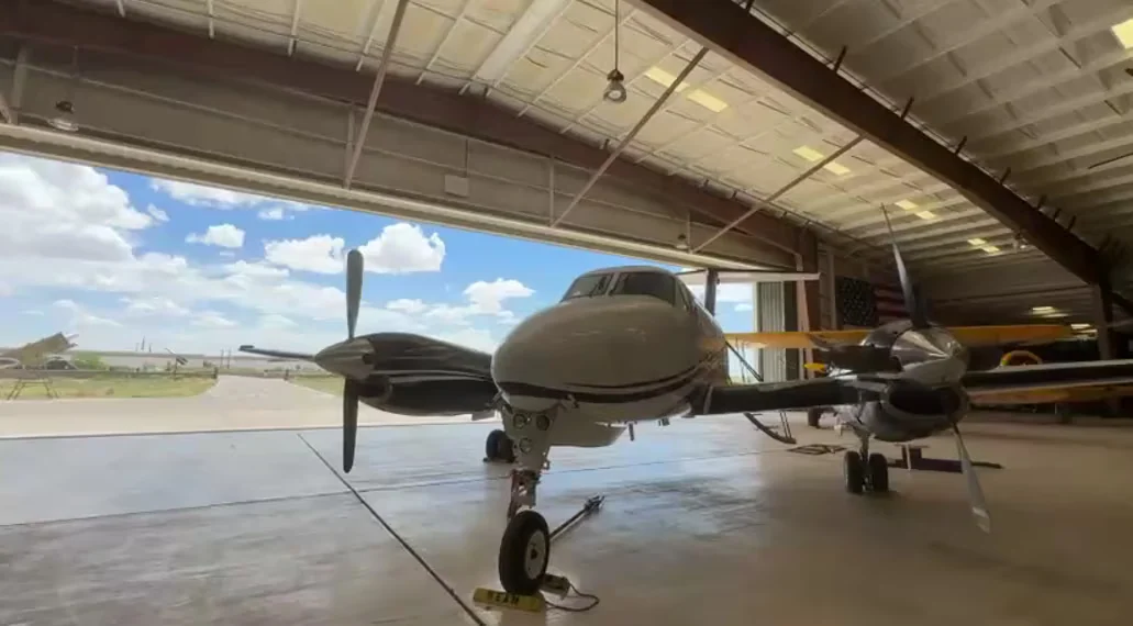 Así era el avión que sirvió al hijo de El Chapo para trasladar y entregar al “Mayo Zambada” en EEUU