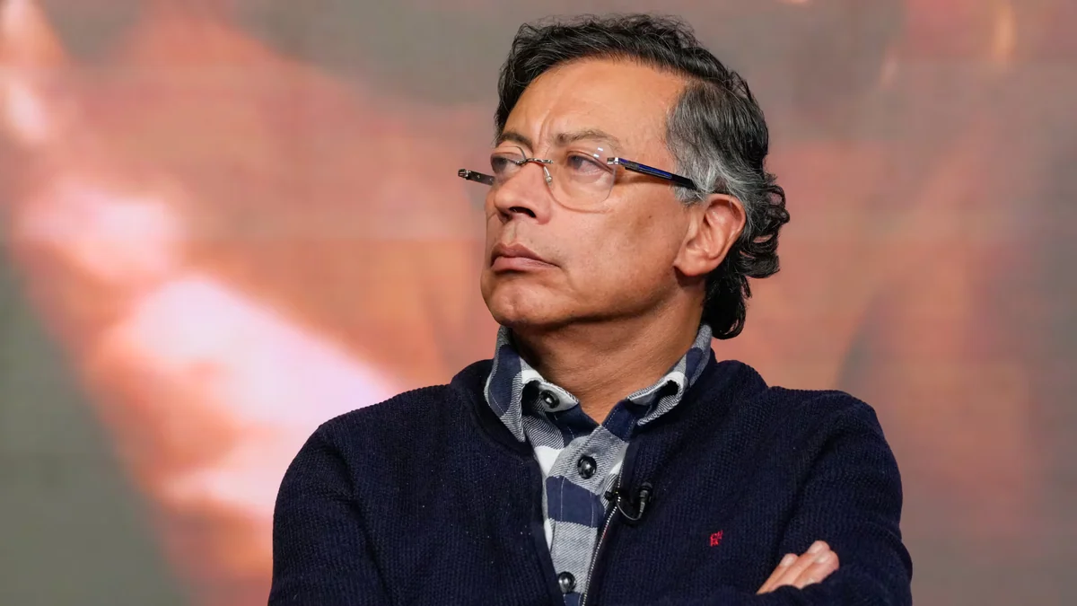 Gustavo Petro reaccionó a encuesta que da empate técnico entre Iván Cepeda y De la Espriella y pidió un millón de testigos electorales