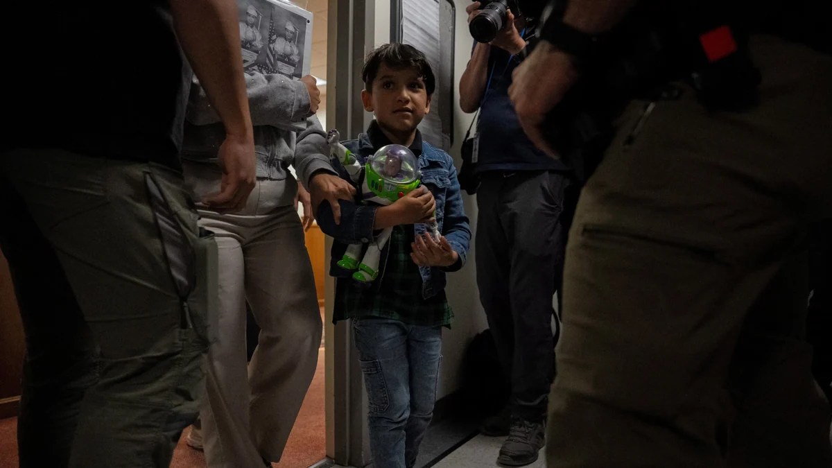 Más de 500 bebés y niños han sido detenidos por el ICE desde el regreso de Trump a la presidencia