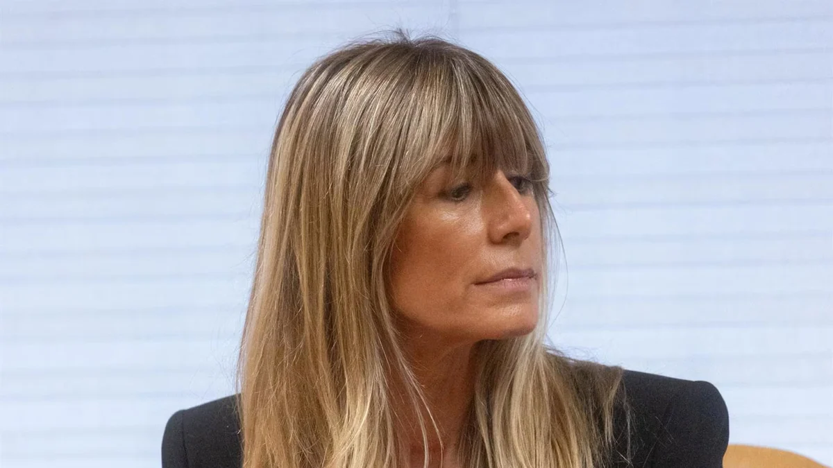 El juez Peinado cita este lunes a Begoña Gómez a una audiencia preliminar a la que tiene "obligación de comparecer"