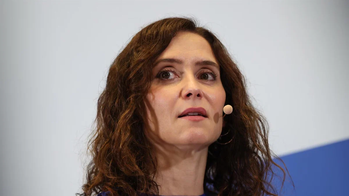 Ayuso lamenta el "ataque salvaje" a militares que seguían la final en Navarra y espera que "todo el mundo" lo condene