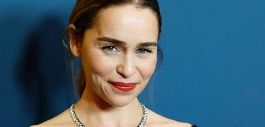 Emilia Clarke räumt mit Gerücht über Gehälter bei »Game of Thrones« auf