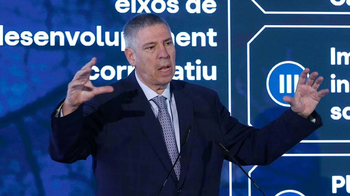 De Los Mozos trató de restablecer los puentes rotos de Indra con Santa Bárbara y Sapa tras la salida de Escribano
