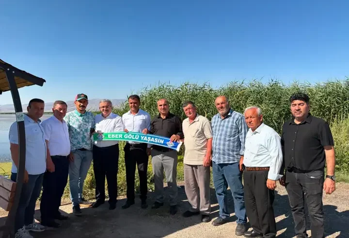 Eber Gölü'ne arıtma tesisi ve gözlem evi talebi