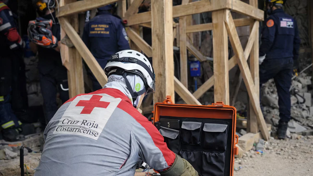 Cruz Roja de Costa Rica cumple más de 100 horas de rescate en Venezuela y mantiene contacto directo con Hernán Gil
