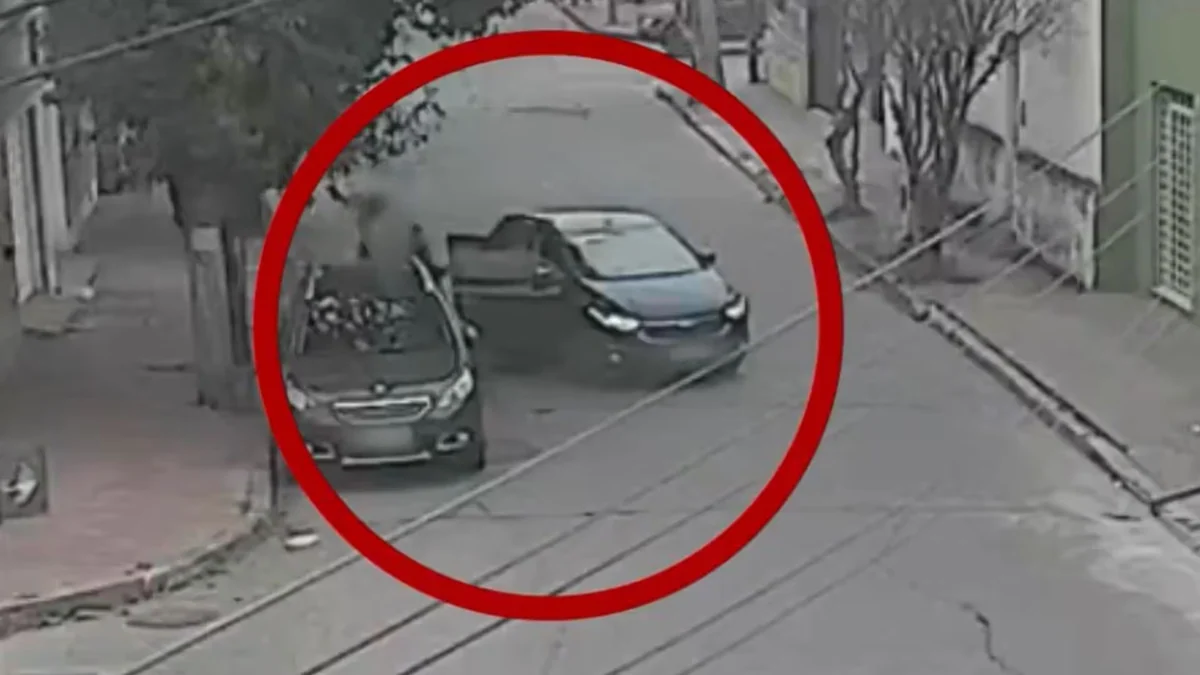 Detuvieron a un chofer de aplicación por amenazar y tirar del auto a una pasajera en Córdoba