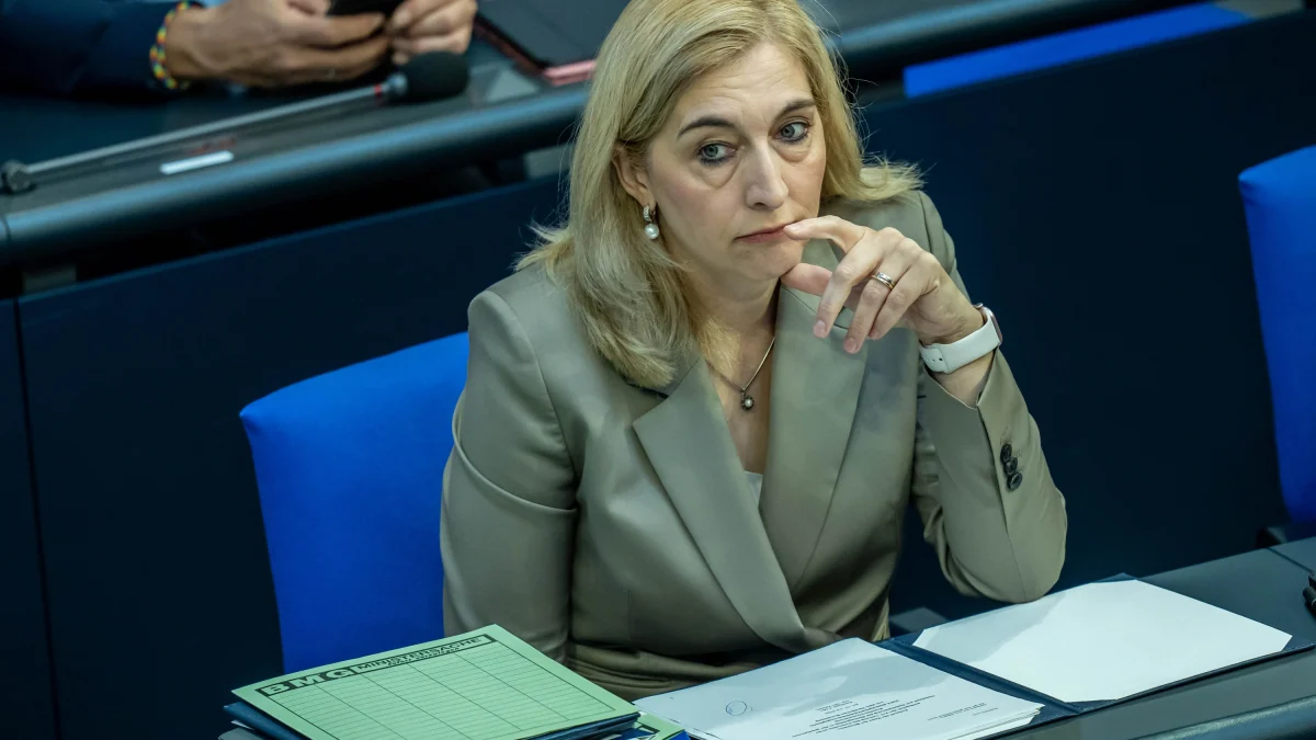 Deutschland-Liveblog: Bundestag stimmt über Warkens Krankenkassenreform ab