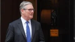 Starmer uses disappearing messages on his phone, No 10 confirms