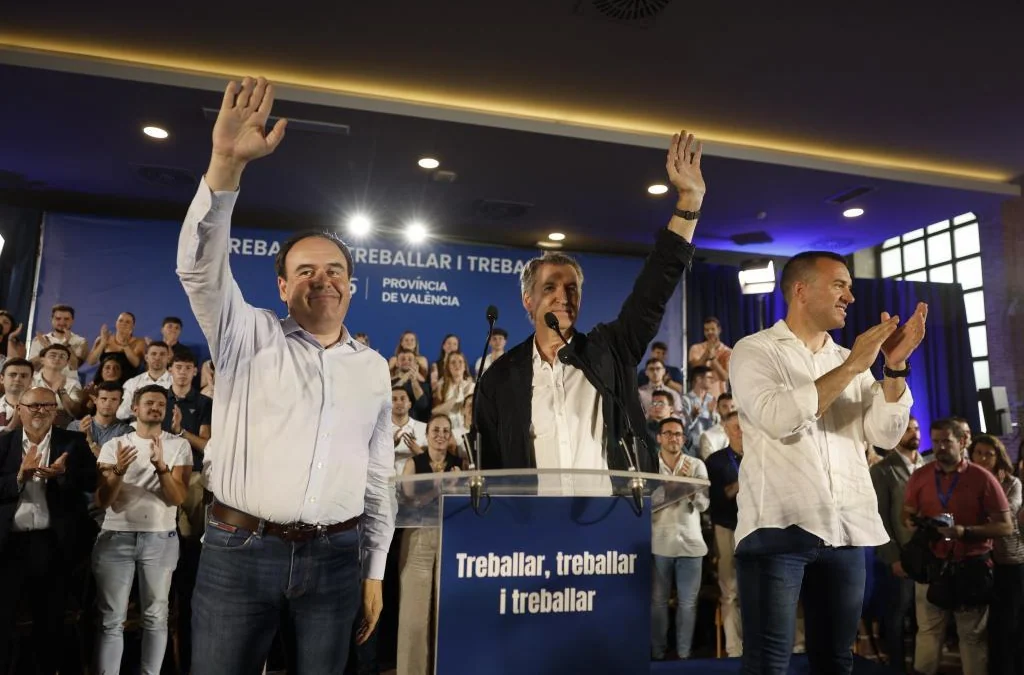 Feijóo desconcierta al PP valenciano con la incógnita sobre el futuro de Llorca: "El mensaje es que hay dudas"
