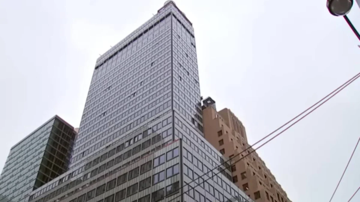 Estabilizan el rascacielos de Midtown Manhattan tras horas de pánico por riesgo de derrumbe