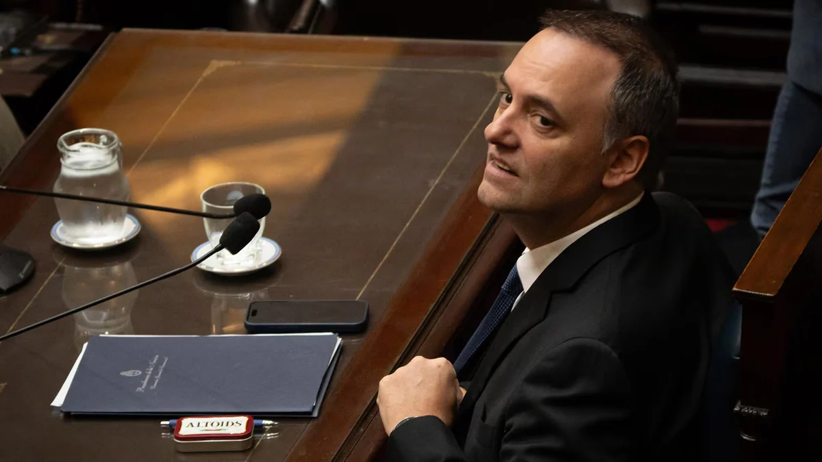 Qué revelará el informe que más preocupa a Manuel Adorni y puede dejarlo al borde de la indagatoria