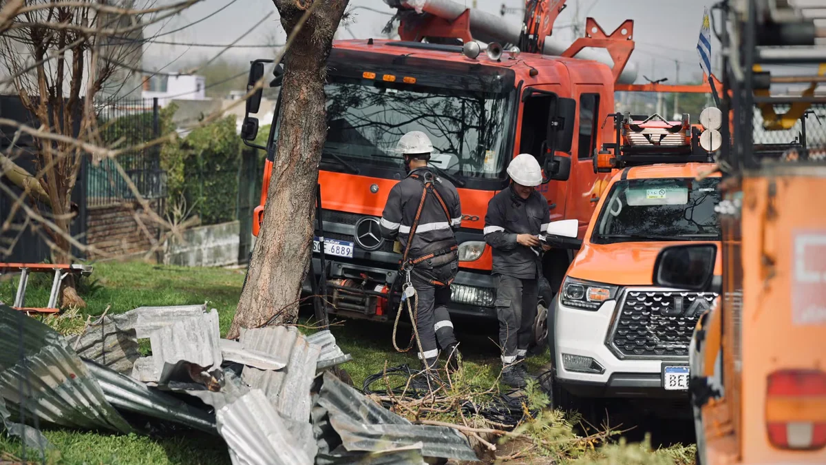 Un temporal con vientos de 130 km/h dejó una muerta y miles de damnificados en Uruguay: “Voló todo”