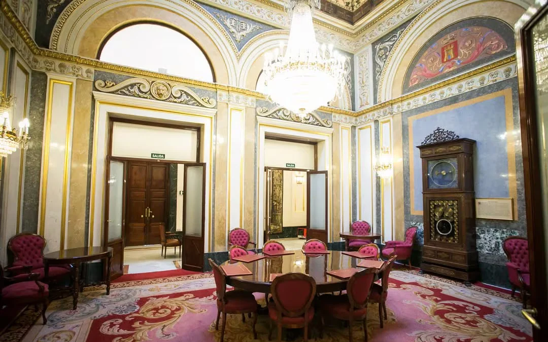 El Congreso de los Diputados ya se ha gastado en tres meses de este año unos 273.000 euros en arreglar los relojes de la Cámara