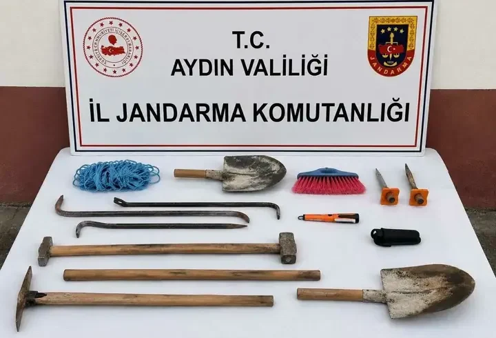 Aydın'da kaçak tarihi eser kazısına suçüstü; 3 gözaltı