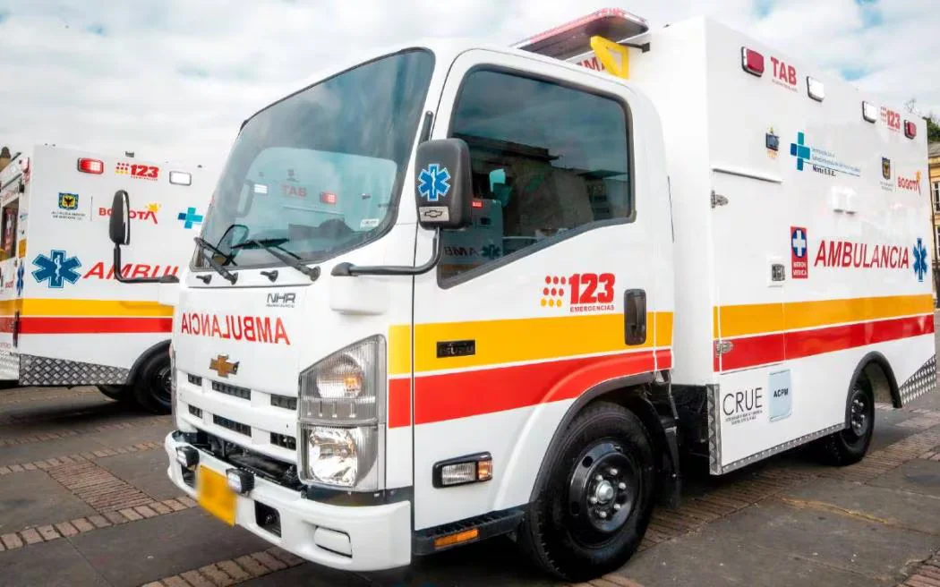 Ambulancias acumulan 130 comparendos en Bogotá durante 2026: choque de Jeisson Rojas reveló fallas en el sector