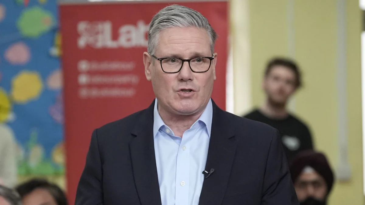 Wahlen in Großbritannien: Starmer wehrt sich gegen Rücktrittsforderungen