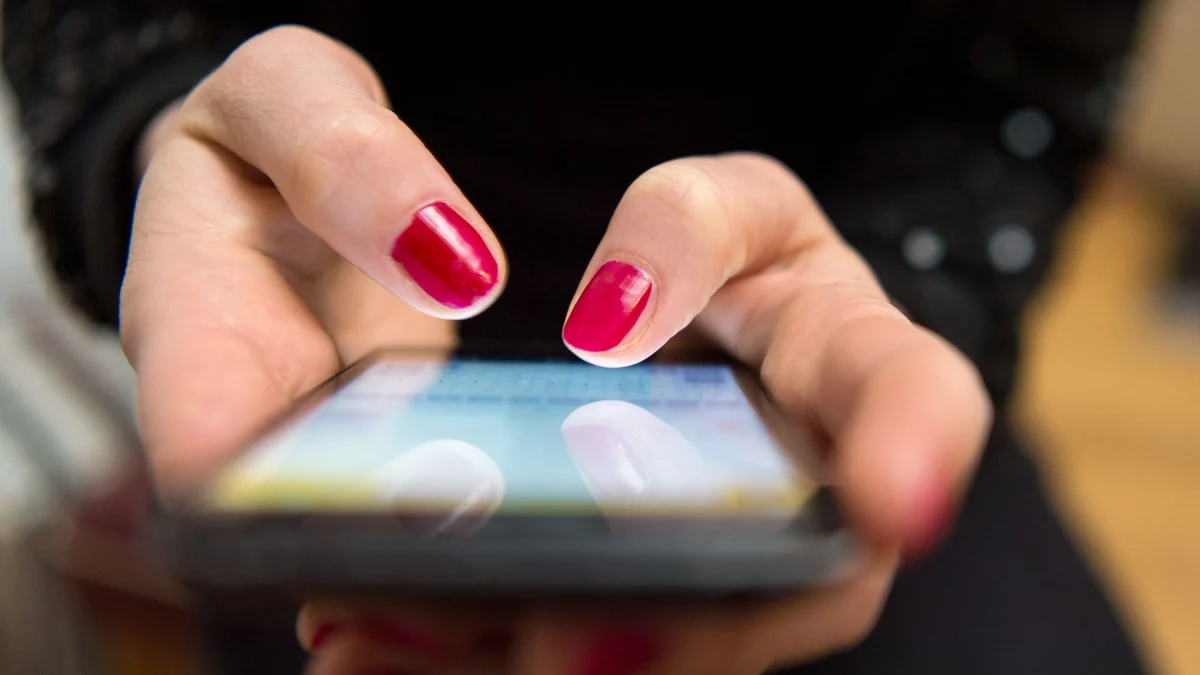 DIe Schummel-app „cluely“: Wenn alle betrügen, ist es kein Betrug mehr