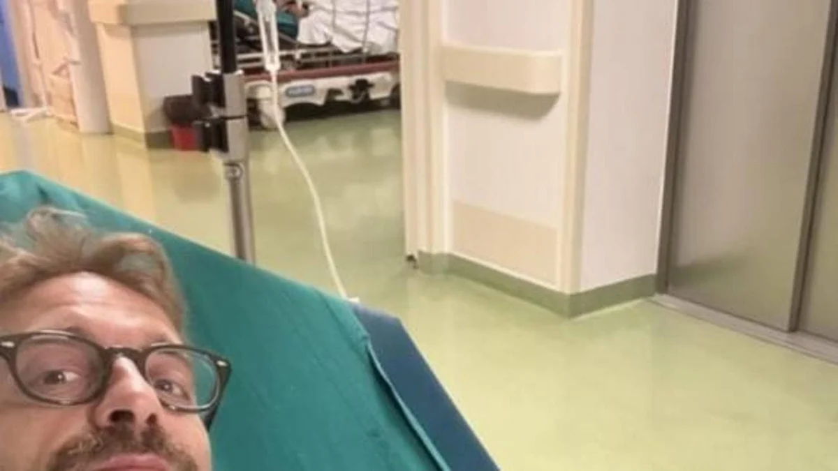 La iena Stefano Corti punta da zecca africana: “Brividi e febbre alta, poteva andare molto peggio”