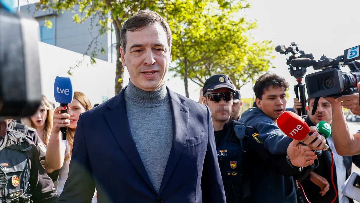 El hermano de Sánchez, al banquillo por su enchufe en Badajoz