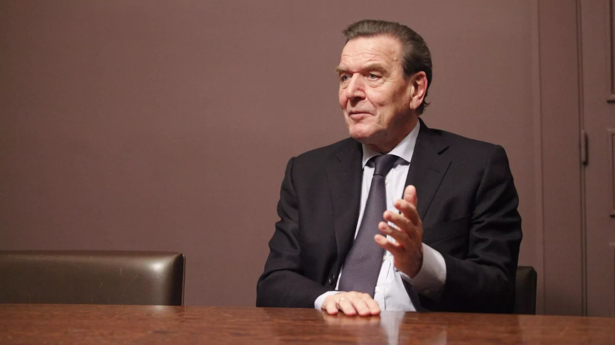 Gerhard Schröder médiateur du conflit russo-ukrainien ? L’offre empoisonnée de Vladimir Poutine divise l’Allemagne