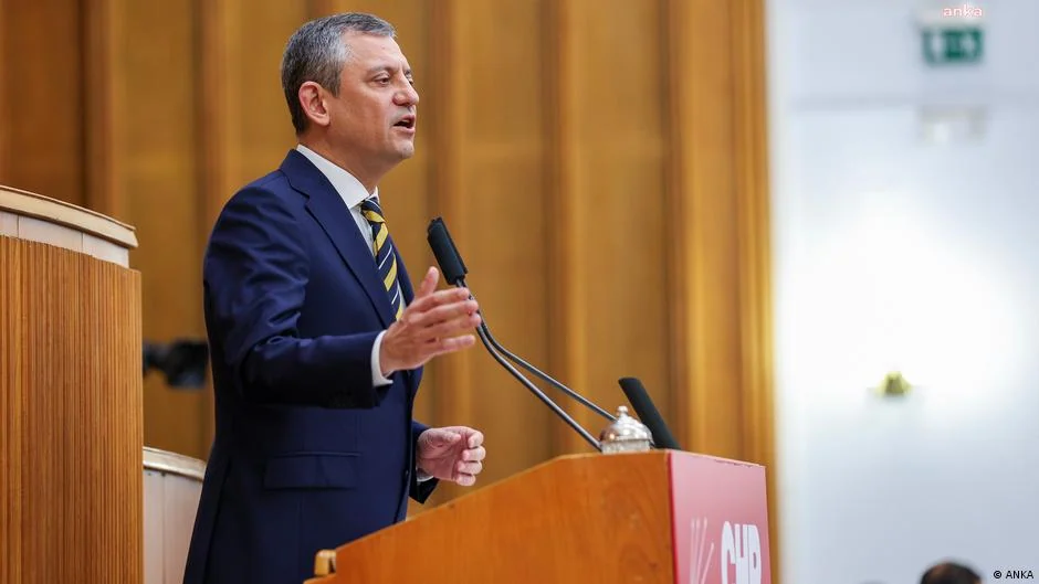 CHP'de grup toplantılarına Özgür Özel devam edecek