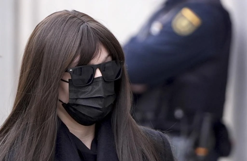 Pleno de hechos probados: sueldo de 10.000 euros, pelotazo con las mascarillas, chalés gratis, empleos públicos para las amigas, piso para Jésica...