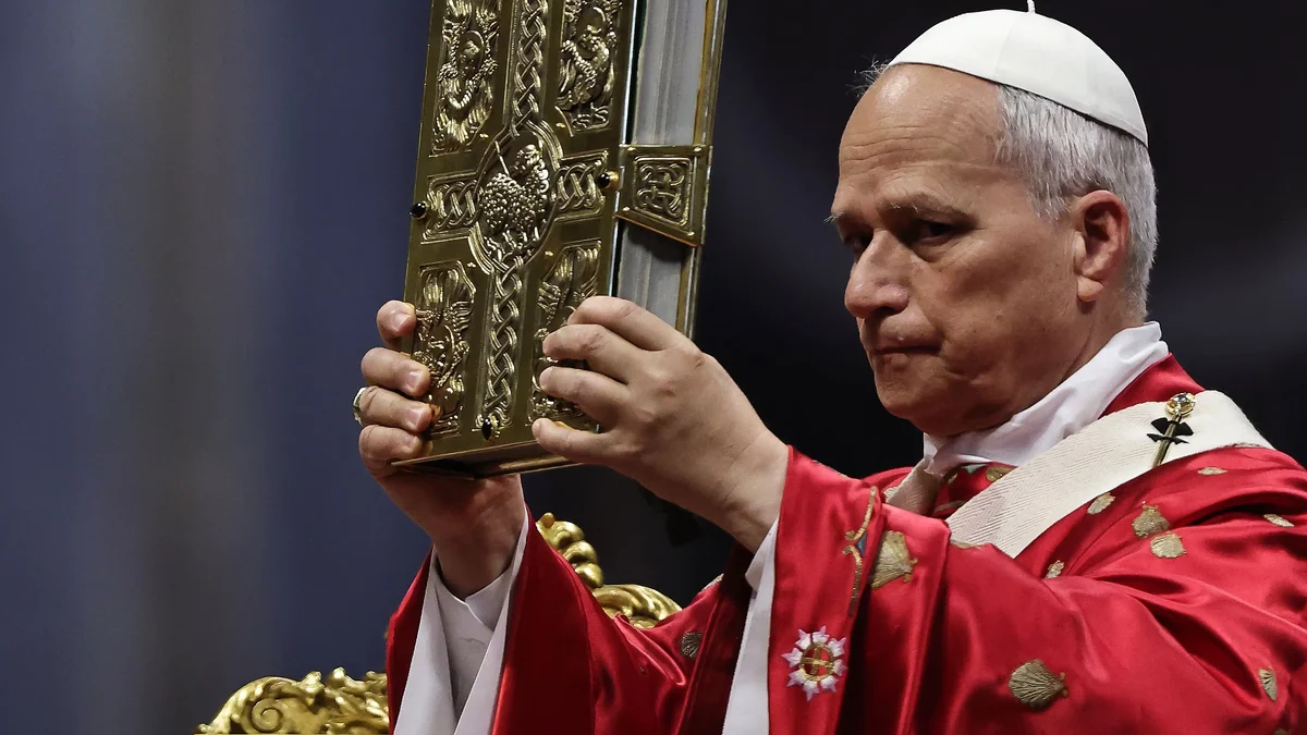 El papa León XIV lanza con su primera encíclica una llamada de alarma contra el tecnofascismo: “Quien controla la IA impondrá su visión moral”