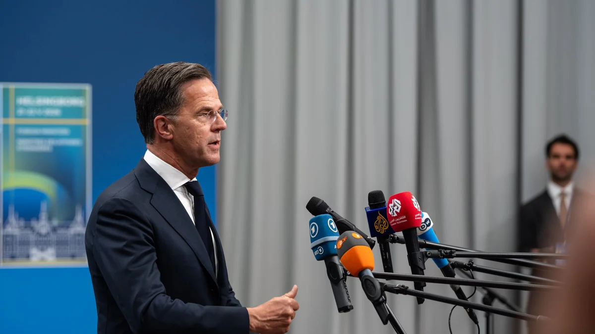 Rutte irrita a Meloni al dar la razón a Trump en su disputa por el uso de las bases militares